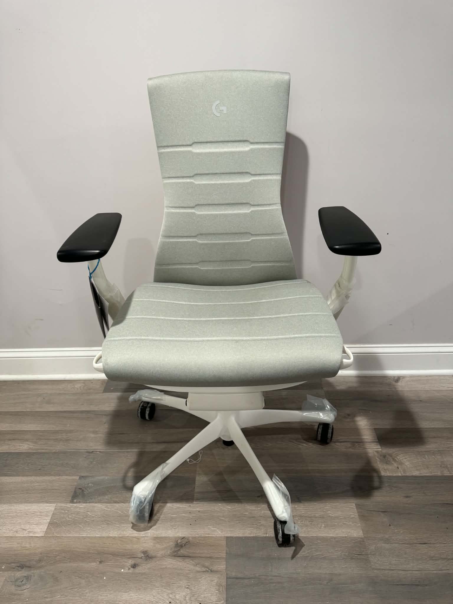 Herman Miller Embody Gaming, Dark Mineral / Ignite · White frame
